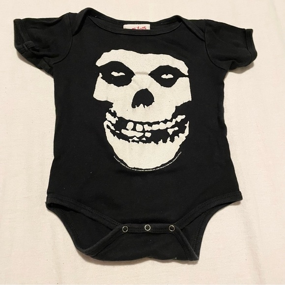 Misfits Skull Baby One Piece Onesie - Picture 1 of 16